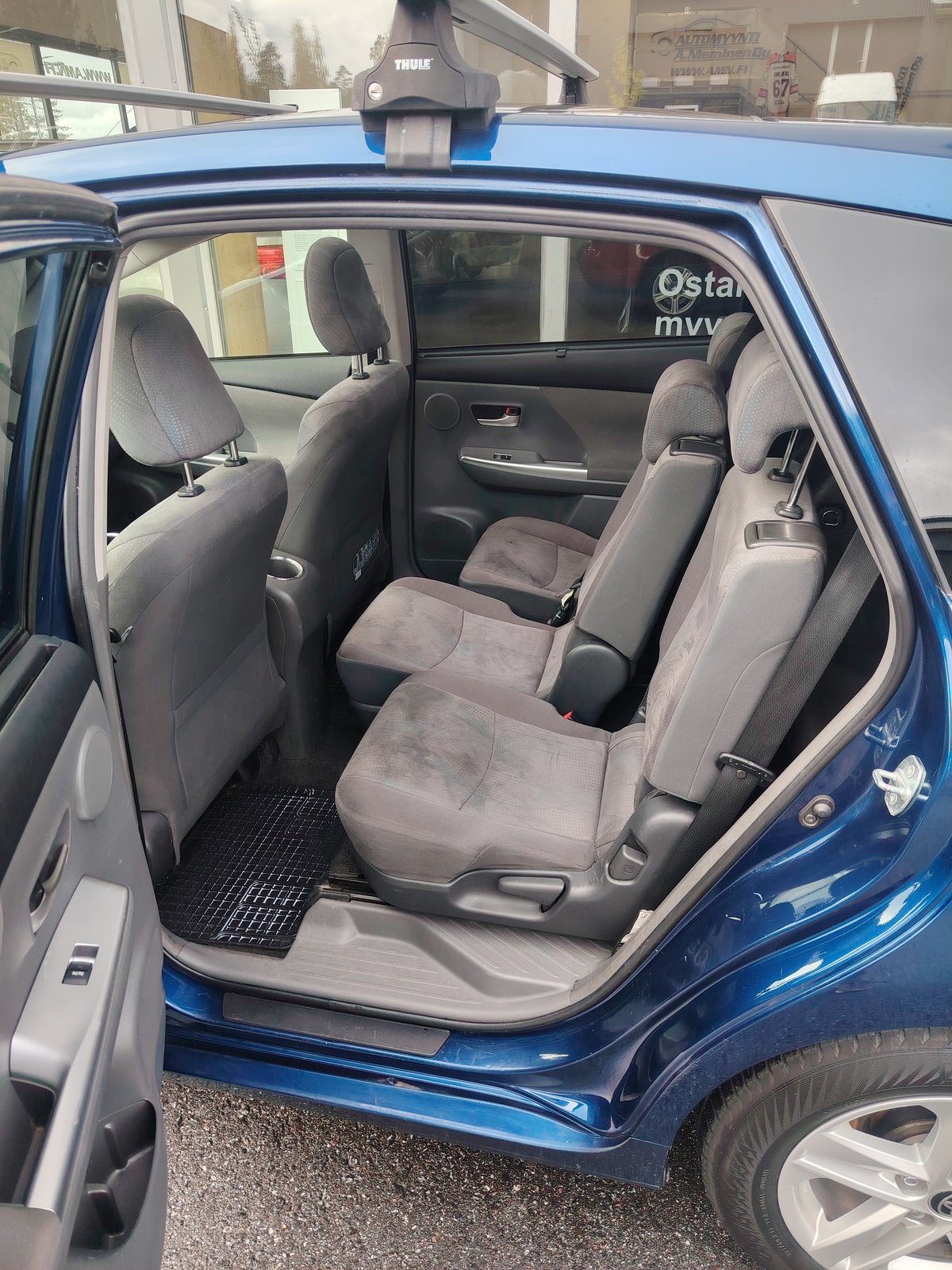 Toyota Prius+ Hybrid CVT, 136hp, 2012