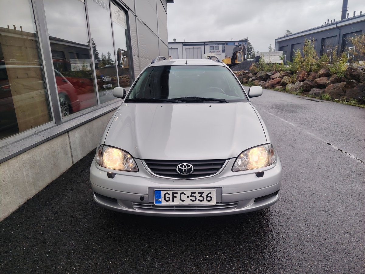 Toyota Avensis 1.8 VVT-i Automatic 129hp Linea Terra
