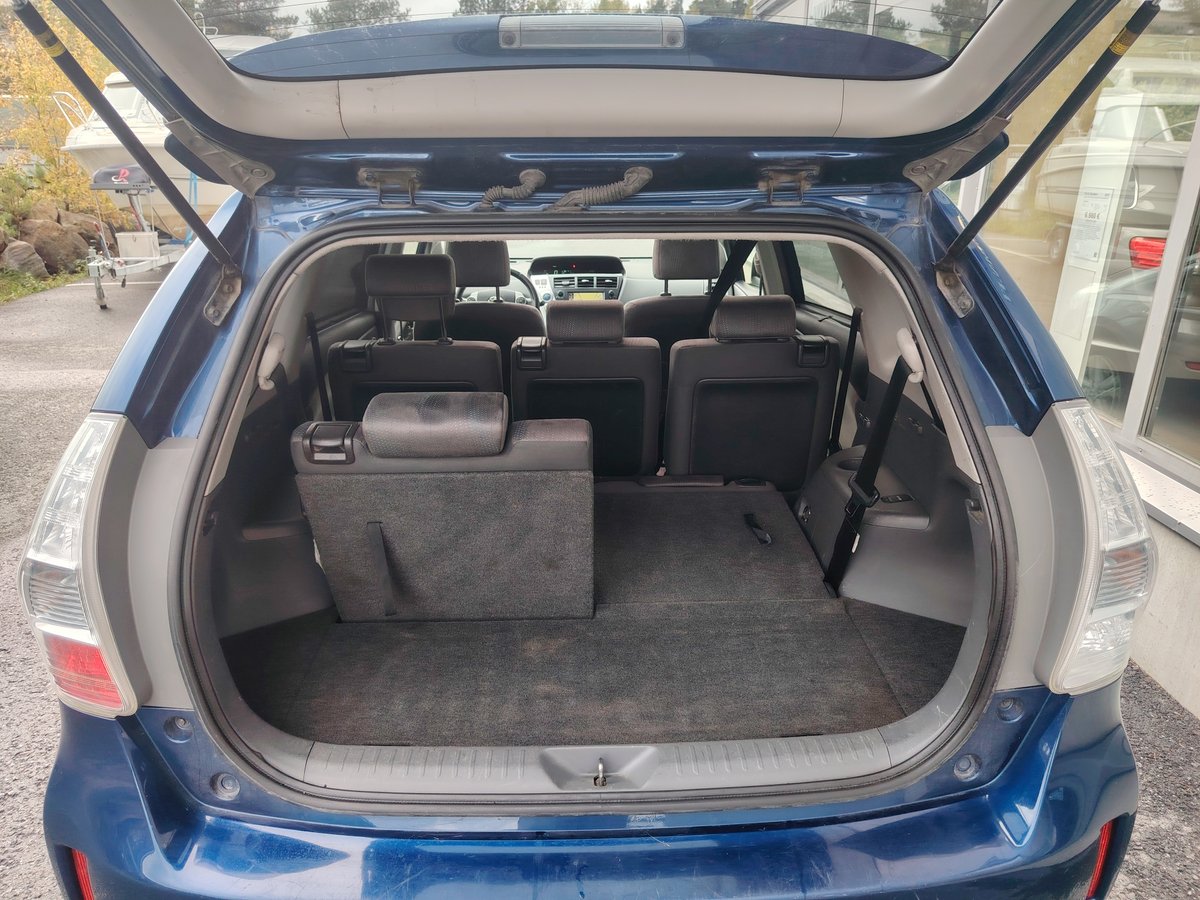 Toyota Prius+ Hybrid CVT, 136hp, 2012