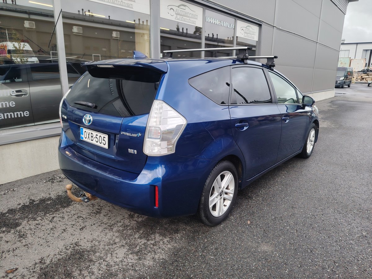 Toyota Prius+ Hybrid CVT, 136hp, 2012