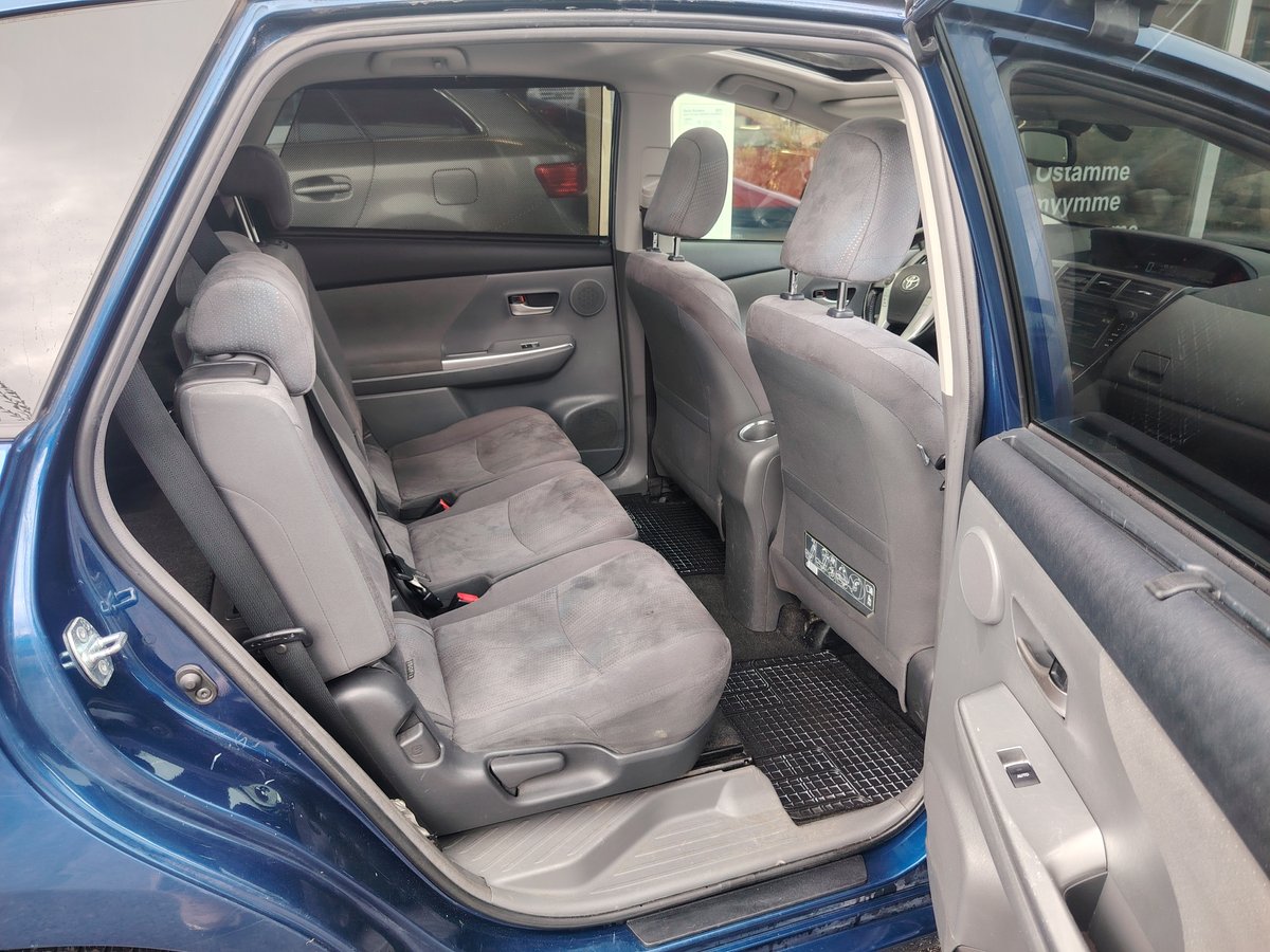 Toyota Prius+ Hybrid CVT, 136hp, 2012