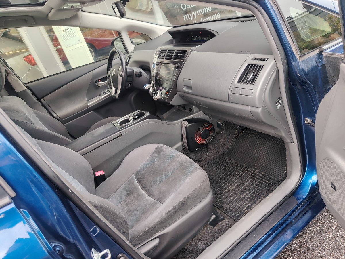 Toyota Prius+ Hybrid CVT, 136hp, 2012