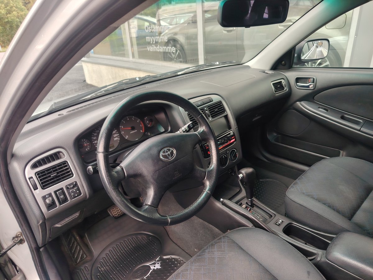 Toyota Avensis 1.8 VVT-i Automatic 129hp Linea Terra