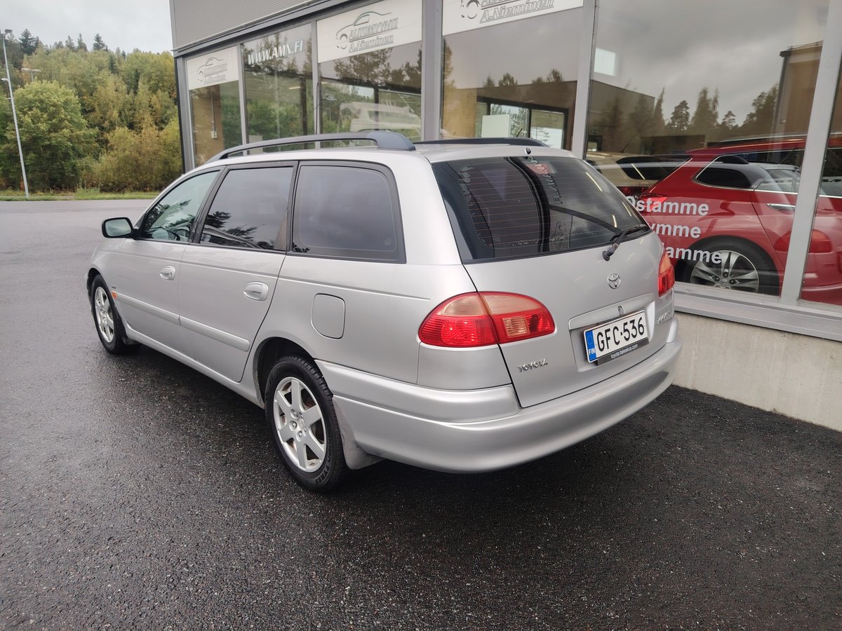 Toyota Avensis 1.8 VVT-i Automatic 129hp Linea Terra