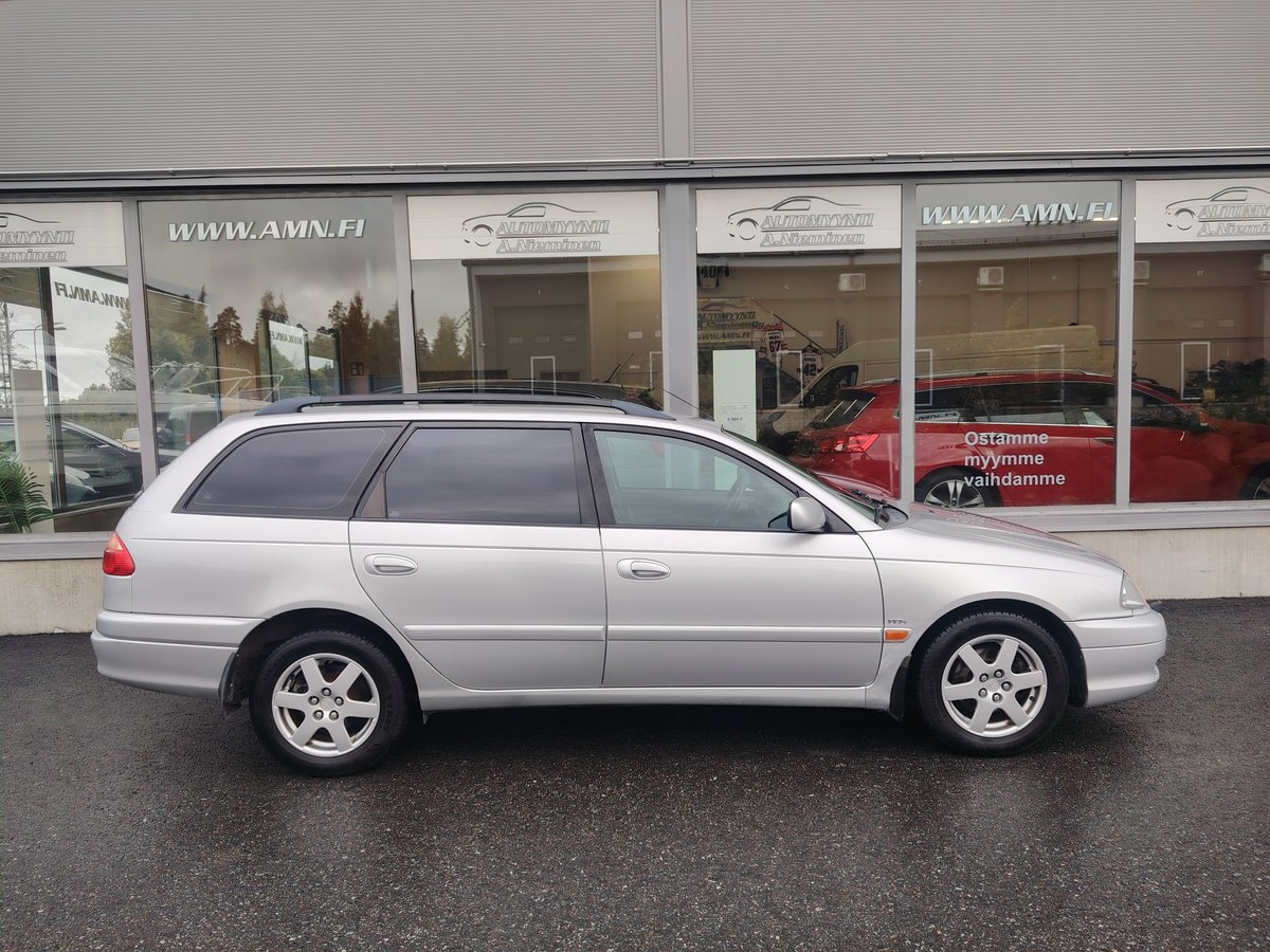 Toyota Avensis 1.8 VVT-i Automatic 129hp Linea Terra