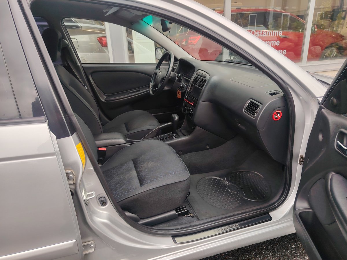 Toyota Avensis 1.8 VVT-i Automatic 129hp Linea Terra