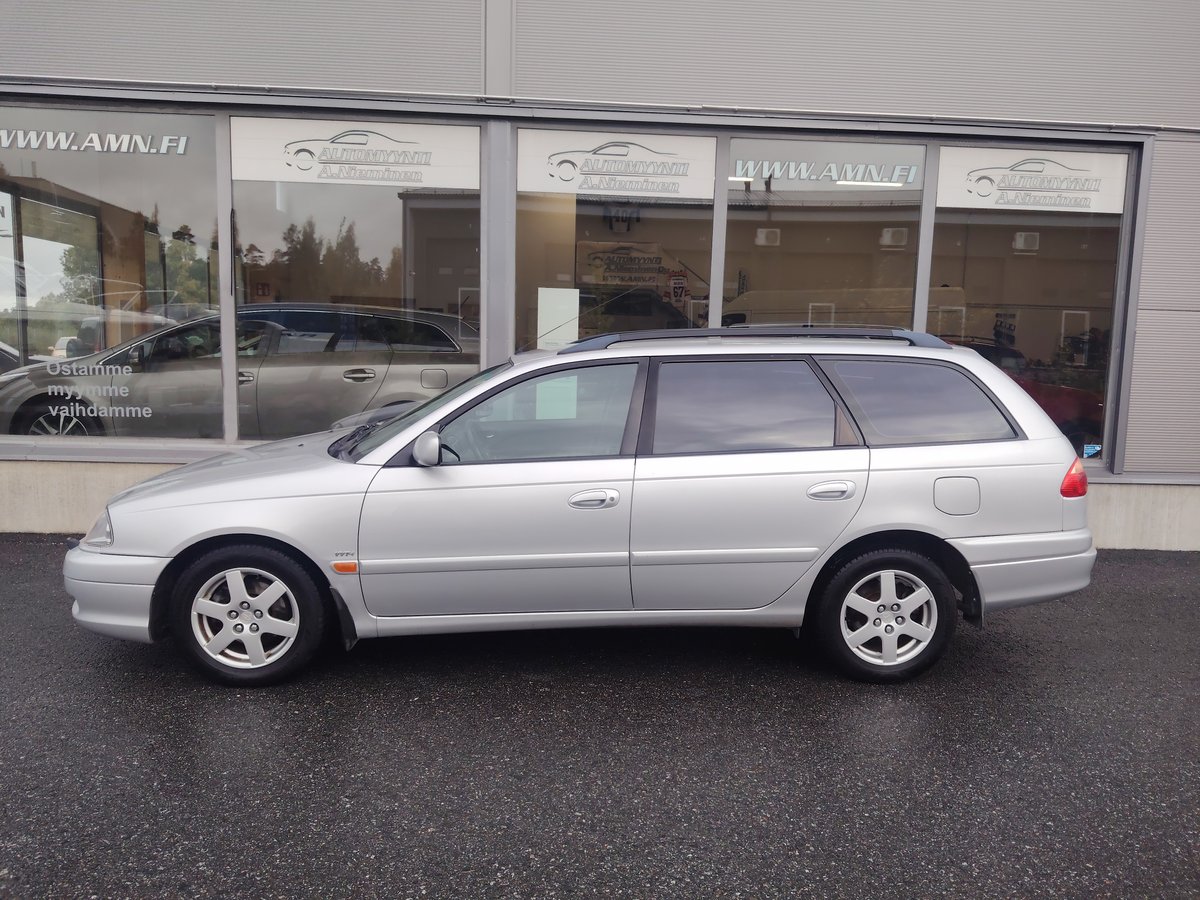 Toyota Avensis 1.8 VVT-i Automatic 129hp Linea Terra