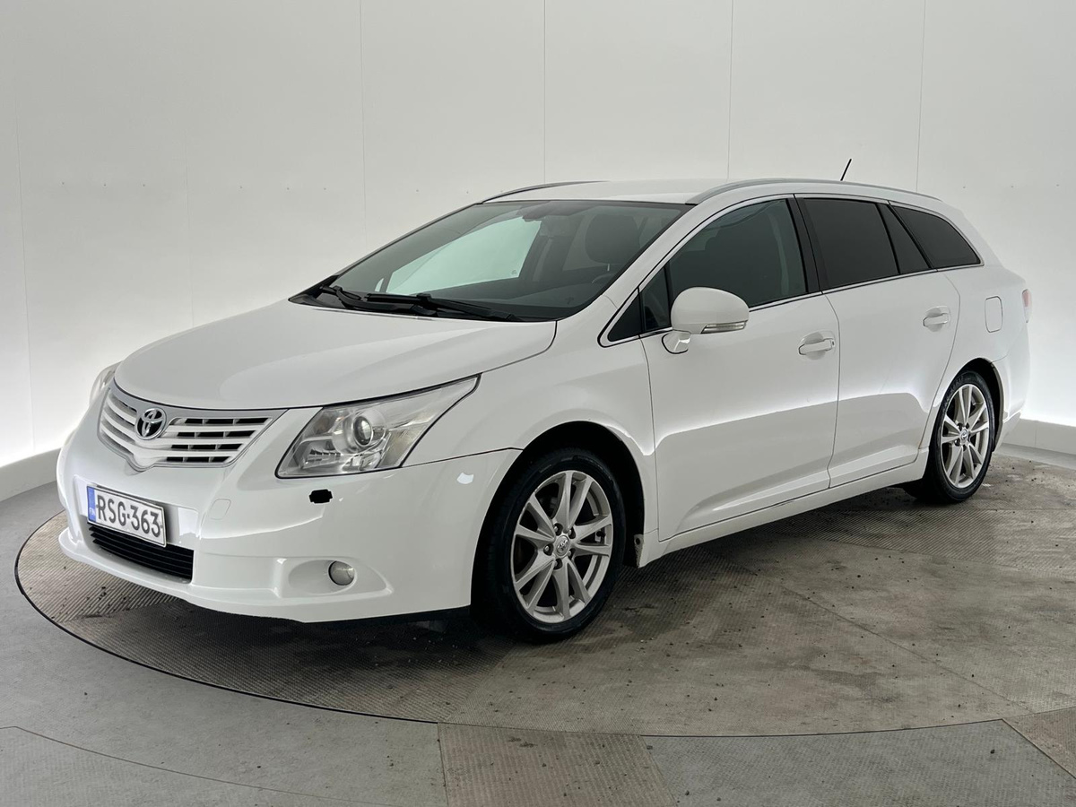 2009 Toyota Avensis - Image 1