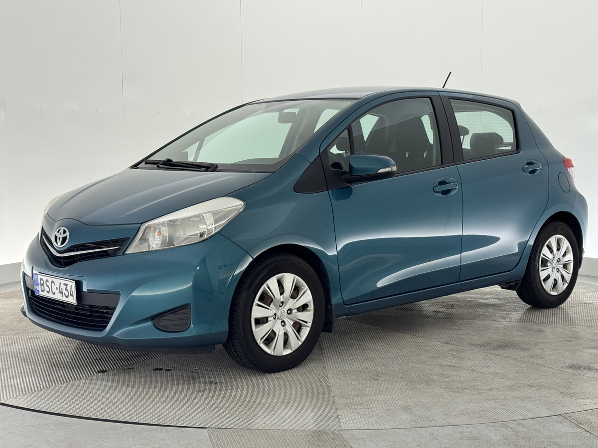 2013 Toyota Yaris - Image 1