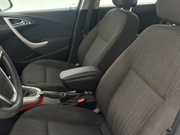 2010 Opel Astra - Image 10 - Thumbnail