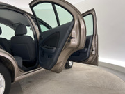 2005 Nissan Almera - Image 15 - Thumbnail