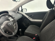 2007 Toyota Yaris - Image 9 - Thumbnail