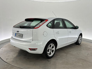 2010 Ford Focus - Image 5 - Thumbnail
