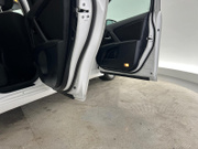 2009 Toyota Avensis - Image 15 - Thumbnail