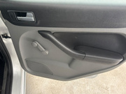 2010 Ford Focus - Image 16 - Thumbnail