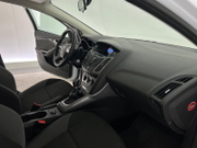 2011 Ford Focus - Image 9 - Thumbnail