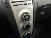 2007 Toyota Yaris - Image 17 - Thumbnail