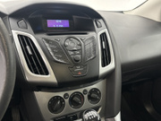 2011 Ford Focus - Image 21 - Thumbnail