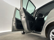 2009 Opel Astra - Image 17 - Thumbnail