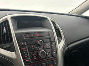 2010 Opel Astra - Image 12 - Thumbnail