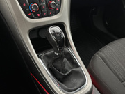 2011 Opel Astra - Image 18 - Thumbnail