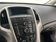 2011 Opel Astra - Image 17 - Thumbnail