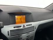 2009 Opel Astra - Image 13 - Thumbnail