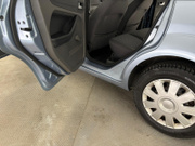 2006 Ford Focus - Image 22 - Thumbnail