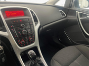 2011 Opel Astra - Image 11 - Thumbnail