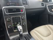 2013 Volvo S60 - Image 25 - Thumbnail