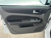 2010 Ford Focus - Image 17 - Thumbnail
