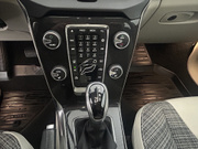 2017 Volvo V40 Cross Country - Image 23 - Thumbnail