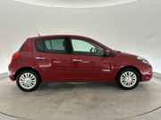 2010 Renault Clio - Image 7 - Thumbnail
