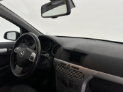 2009 Opel Astra - Image 14 - Thumbnail