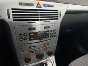 2009 Opel Astra - Image 12 - Thumbnail