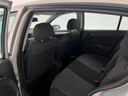 2009 Opel Astra - Image 10 - Thumbnail