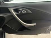 2011 Opel Astra - Image 8 - Thumbnail