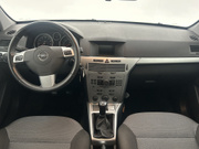 2010 Opel Astra - Image 19 - Thumbnail