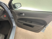 2006 Ford Focus - Image 17 - Thumbnail