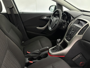 2011 Opel Astra - Image 10 - Thumbnail