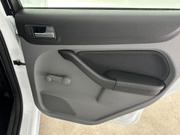 2010 Ford Focus - Image 20 - Thumbnail