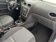 2006 Ford Focus - Image 9 - Thumbnail