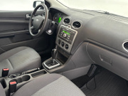 2006 Ford Focus - Image 10 - Thumbnail
