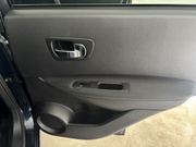 2011 Nissan Qashqai - Image 13 - Thumbnail
