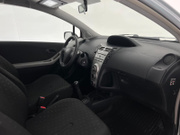 2007 Toyota Yaris - Image 12 - Thumbnail