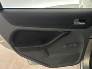2009 Ford Focus - Image 14 - Thumbnail
