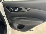 2015 Nissan Qashqai - Image 9 - Thumbnail