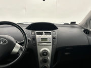 2007 Toyota Yaris - Image 17 - Thumbnail