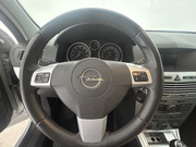 2010 Opel Astra - Image 18 - Thumbnail