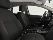 2010 Opel Astra - Image 10 - Thumbnail